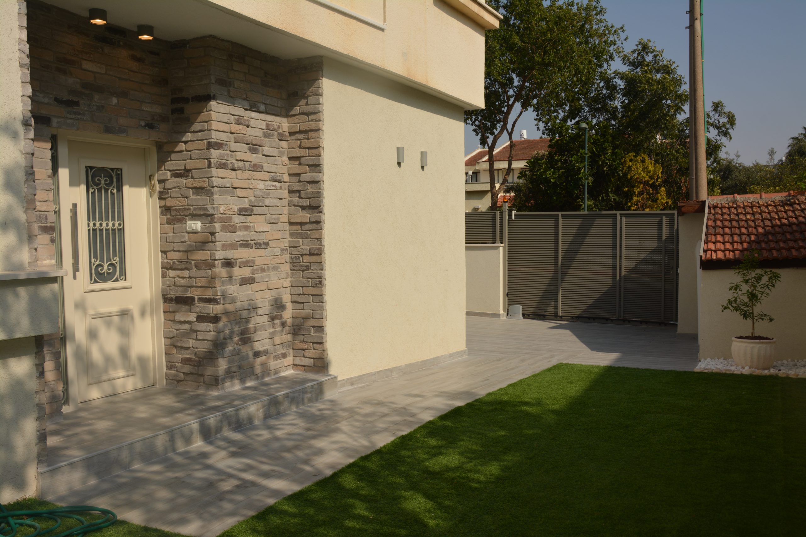 עיצוב-פנים-דו-משפחתי (18)