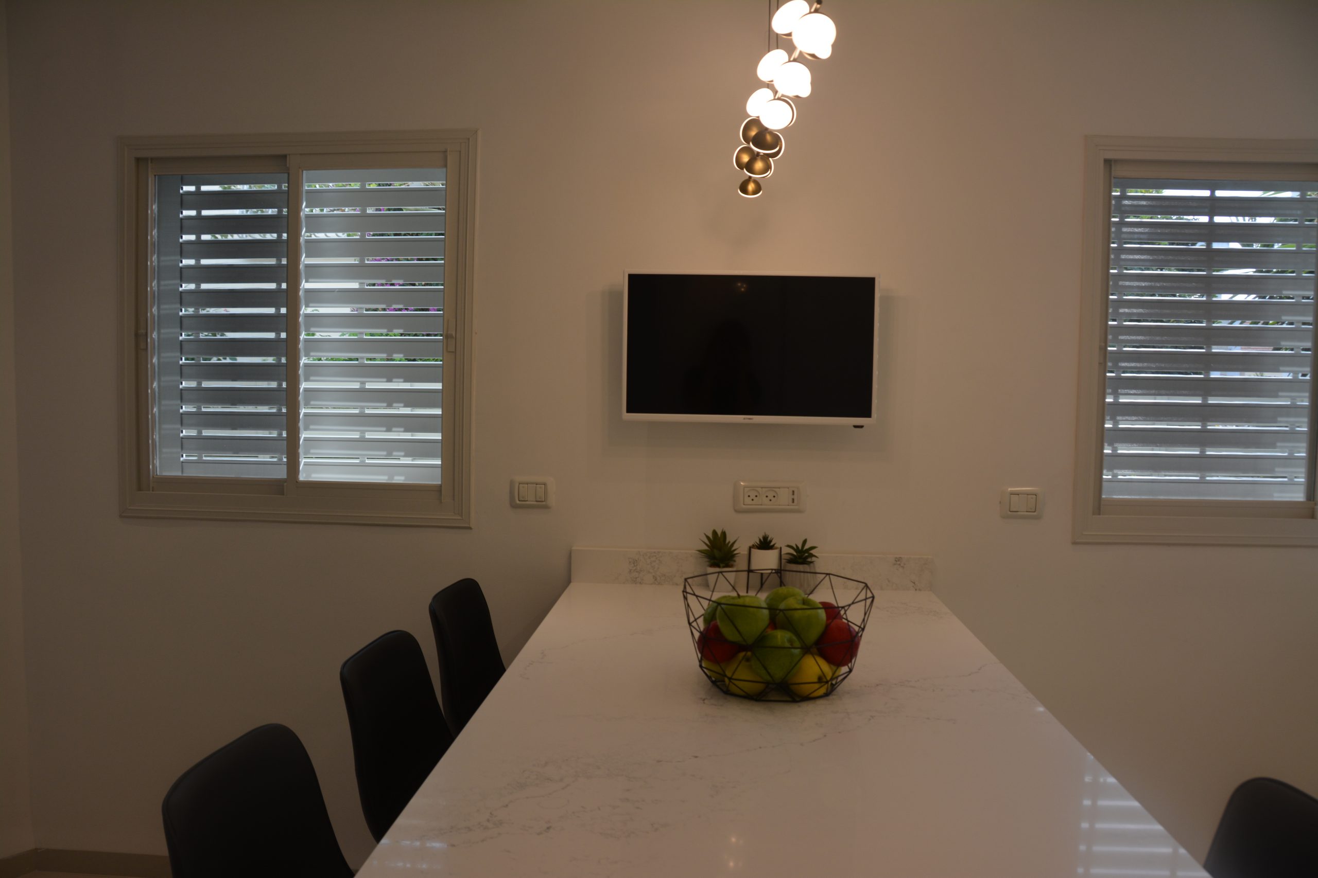 עיצוב-פנים-דו-משפחתי (23)