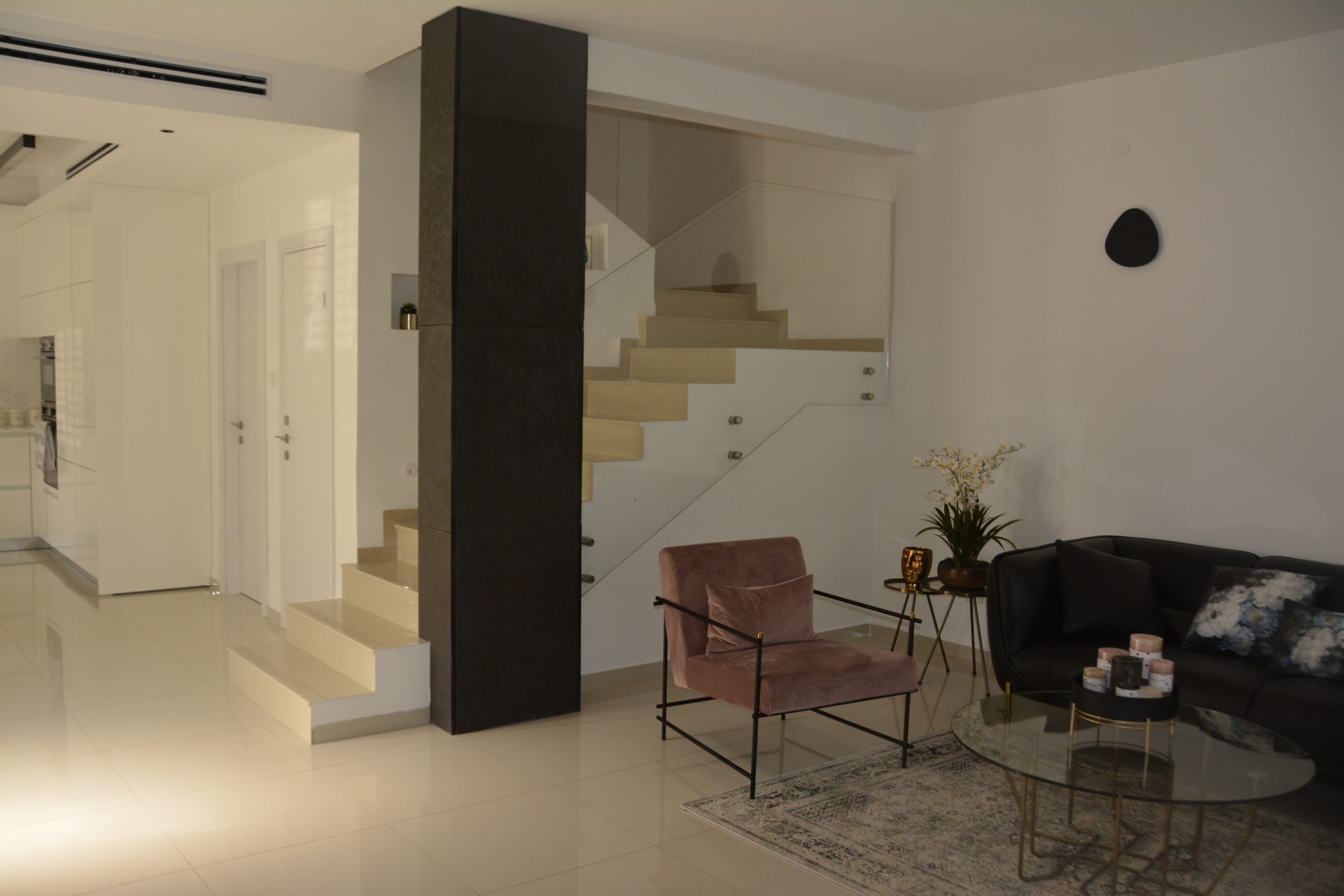 עיצוב-פנים-דו-משפחתי