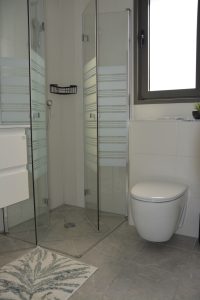 מעצבת פנים airbnb נהריה