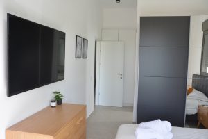 מעצבת פנים airbnb נהריה