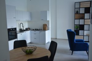 מעצבת פנים airbnb נהריה