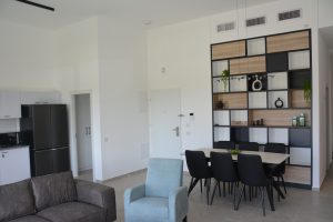 מעצבת פנים airbnb נהריה