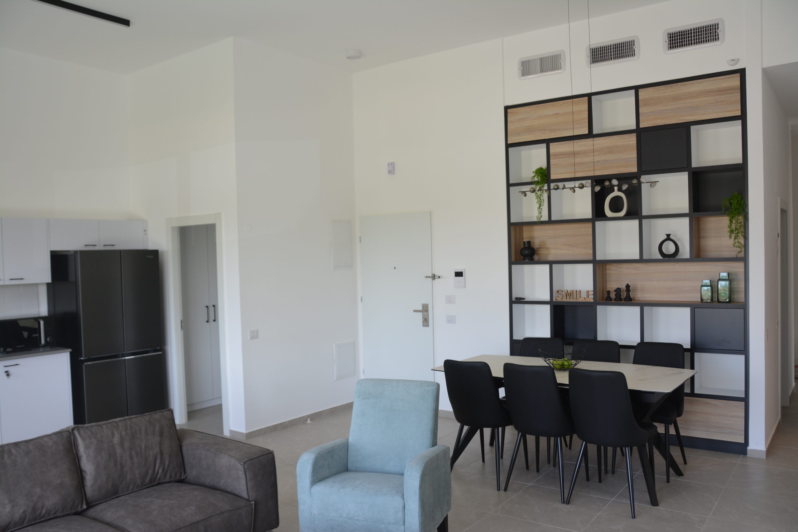 מעצבת פנים airbnb נהריה