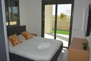 מעצבת פנים airbnb נהריה